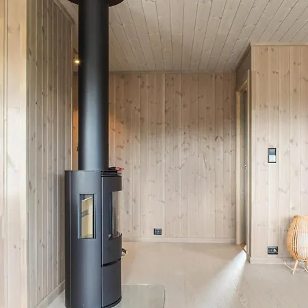 Feriehus Stunning In Vatnestrom With Sauna
