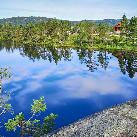 Feriehus Stunning In Vatnestrom With Sauna Skreeros