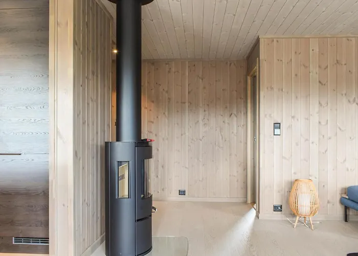 Feriehus Stunning In Vatnestrom With Sauna