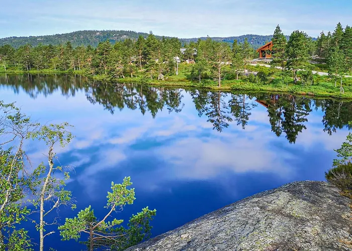 Feriehus Stunning In Vatnestrom With Sauna Skreeros